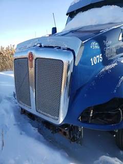 Kenworth T680 Hood for a 2014 Kenworth T-680
