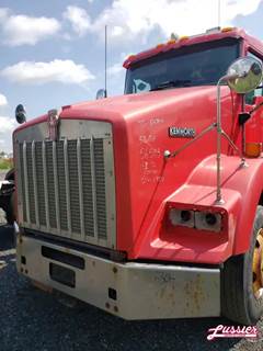 Kenworth T800 Hood for a 2011 Kenworth T-800