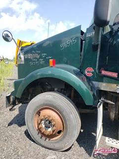 Kenworth T800 Hood for a 2014 Kenworth T-800