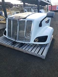 Peterbilt 579 Hood