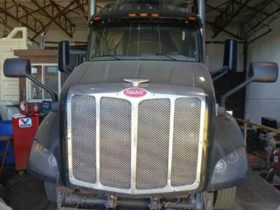 Peterbilt 579 Hood