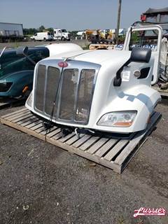 Peterbilt 579 Hood