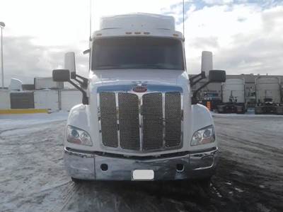 Peterbilt 579 Hood