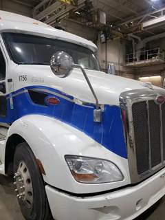 Peterbilt 587 Hood