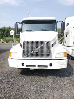 Volvo VNL64T Hood