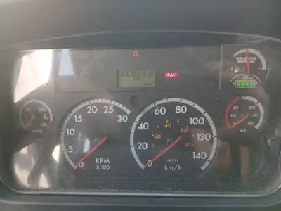 Freightliner B2 AUTOBUS Instrument Panel Cluster