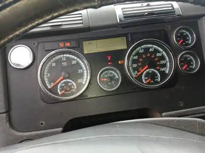 Freightliner Cascadia 125 Instrument Panel Cluster for a 2016 Freightliner CASCADIA PX125064S T