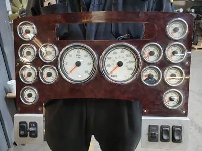 Freightliner Coronado 122 SD Instrument Panel Cluster for a 2013 Freightliner CORONADO SD122