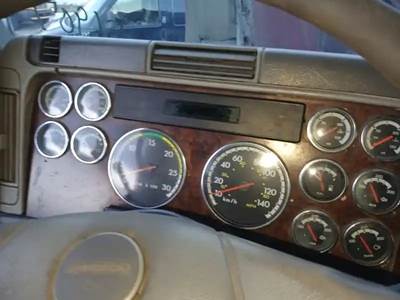 Freightliner Instrument Panel Cluster for a 2005 Freightliner COLUMBIA CL-120
