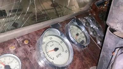 International 9900i Instrument Panel Cluster