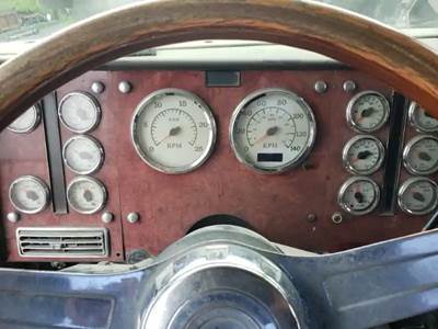 International 9900i Instrument Panel Cluster
