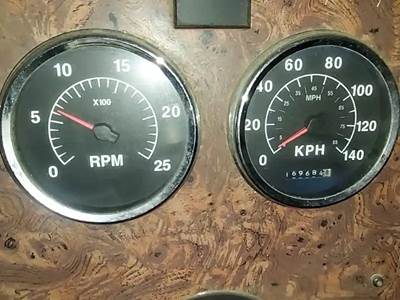 International 9900i Instrument Panel Cluster
