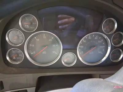 Kenworth T680 Instrument Panel Cluster for a 2015 Kenworth T-680
