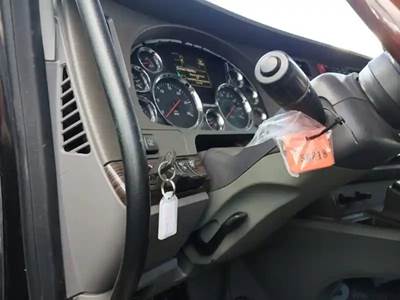 Kenworth T680 Instrument Panel Cluster for a 2016 Kenworth T-680