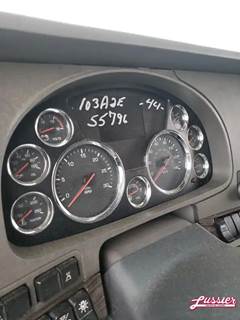 Kenworth T680 Instrument Panel Cluster for a 2015 Kenworth T-680