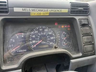 Mitsubishi Fuso FE85D Instrument Panel Cluster