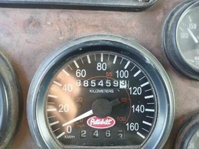 Peterbilt 385 Instrument Panel Cluster