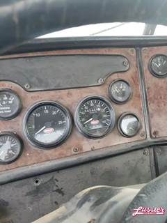 Peterbilt 385 Instrument Panel Cluster