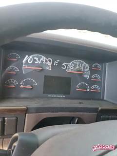 Volvo VNL Instrument Panel Cluster
