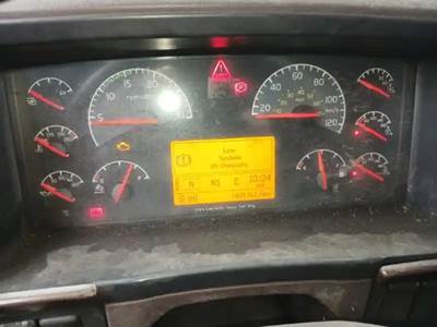 Volvo VNL Instrument Panel Cluster