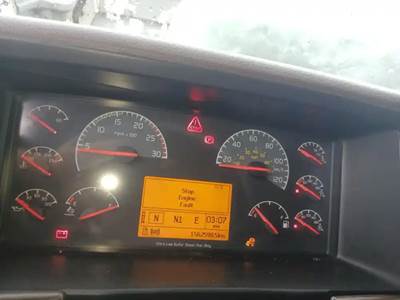 Volvo VNL Instrument Panel Cluster
