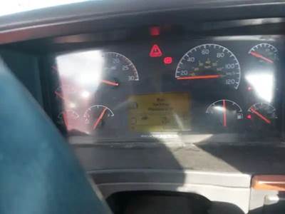 Volvo VNL Instrument Panel Cluster