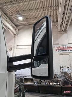Kenworth Right Mirror for a 2015 Kenworth T-680