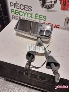 Kenworth T370 Right Mirror for a 2009 Kenworth T-370