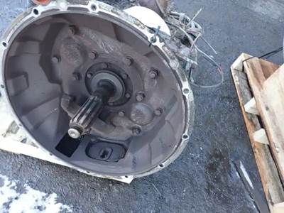 Eaton-Fuller RTLO16913A Transmission for a 2014 Peterbilt 579