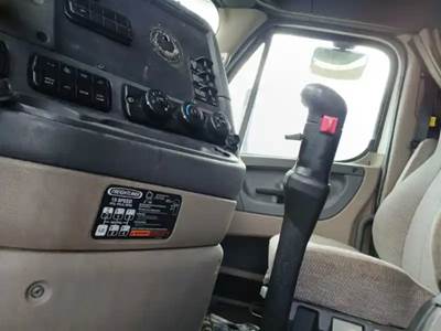 Fuller RTLO-16913A Transmission for a 2015 Freightliner CASCADIA PX125064S T