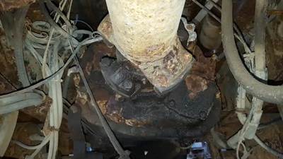 Rockwell RM-10-145-A Transmission for a 1996 Mack CL-643