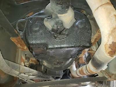 Spicer 1372-A Transmission for a 1989 Ford L-9000
