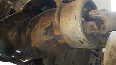 Spicer ES-52-7A Transmission for a 1996 International 4700 LOW PROFILE