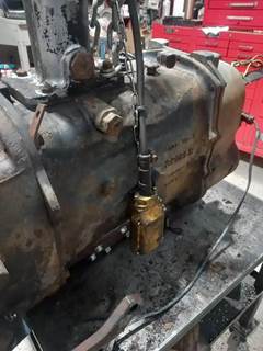 Spicer ES-52-7A Transmission for a 1994 International 4700