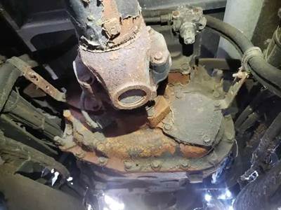 Transmission for a 1999 Freightliner CENTURY