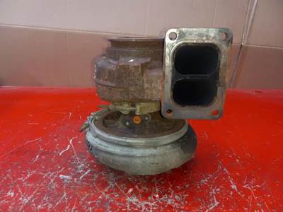 Volvo VED12B Turbocharger / Supercharger for a 2000 Volvo VNL64T660