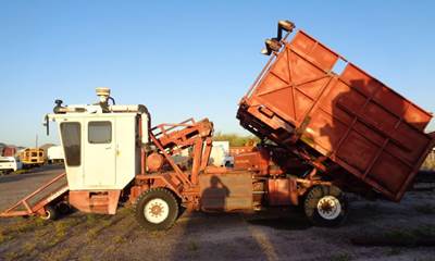 Freeman 5400 Bale Accumulator