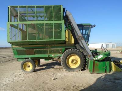 John Deere 9965 Cotton Picker