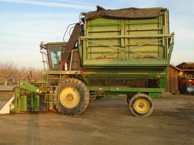 John Deere 9965 Cotton Picker