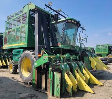 John Deere 9996 Cotton Picker