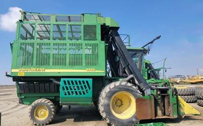John Deere 9996 Cotton Picker