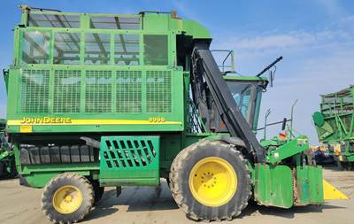 John Deere 9996 Cotton Picker