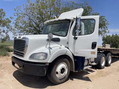 Freightliner M2 100 Day Cab Truck - Mercedes-Benz, 10 Speed Amt