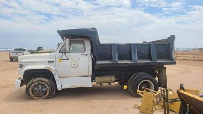 GMC 2500 Dump Truck