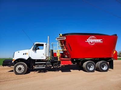 Supreme International 1400T Feed Wagon