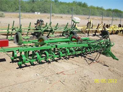 John Deere 30 Ft Cultivator