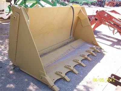 John Deere 624 Bucket