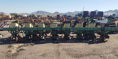 John Deere 7100 Planter / Row Unit