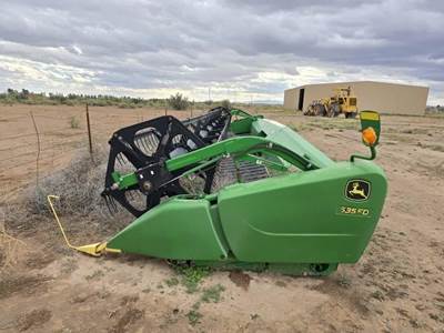 John Deere 635FD Platform