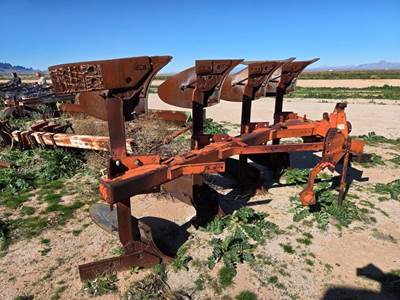 International 140 Plow